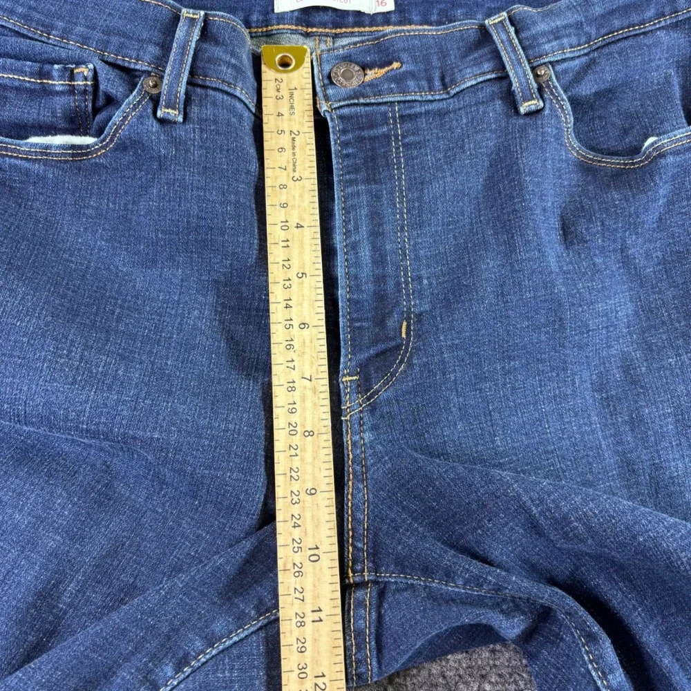 Sixteen levi classic